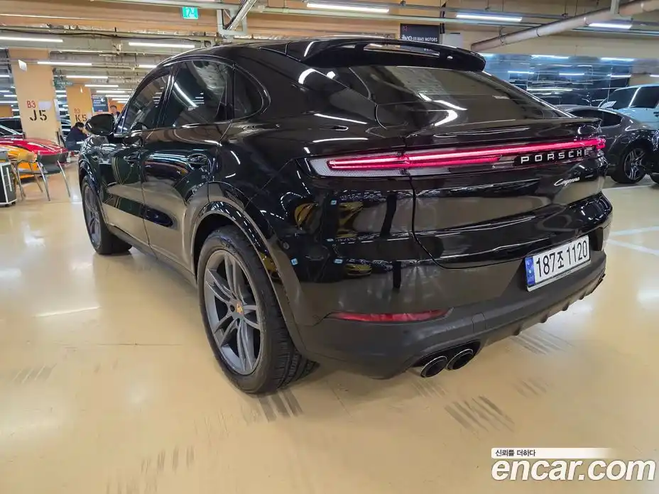 Porsche Cayenne 2024 3.0 Автомат в Москве № 165748, фото 3