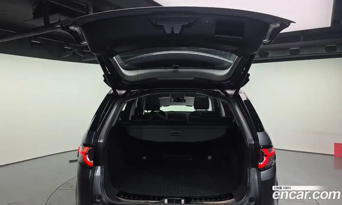 Land Rover Discovery Sport 2017 2.0 Автомат в Москве № 166636, фото 11