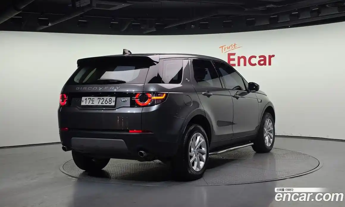 Land Rover Discovery Sport 2017 2.0 Автомат в Москве № 166636, фото 14