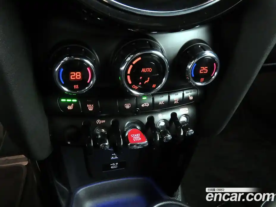 Mini Cooper Convertible 2022 1.5 Автомат в Москве № 167422, фото 16