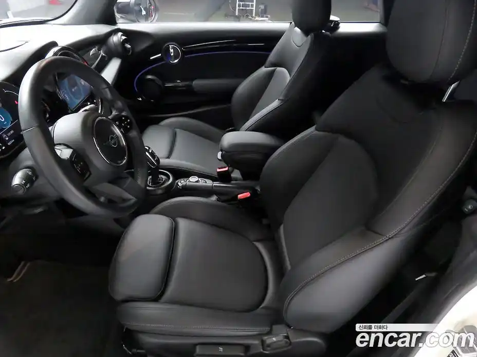 Mini Cooper Convertible 2022 1.5 Автомат в Москве № 167422, фото 5