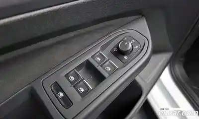 Volkswagen Golf, 2024