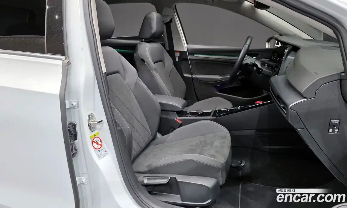 Volkswagen Golf 2024 2.0 Автомат в Москве № 168480, фото 17