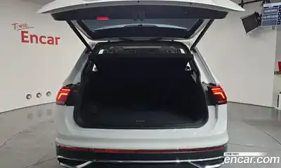 Volkswagen Tiguan 2024 2.0 Автомат в Москве № 168503, миниатюра 3