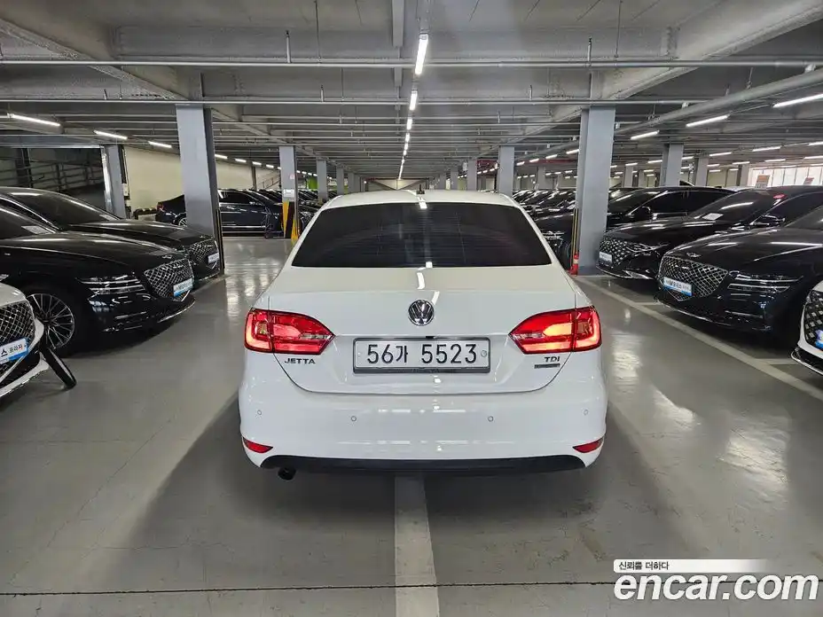 Volkswagen Jetta 2014 1.6 Автомат в Москве № 169319, фото 4