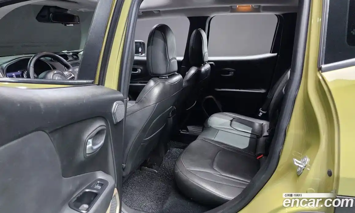 Jeep Renegade 2015 2.0 Автомат в Москве № 169842, фото 12