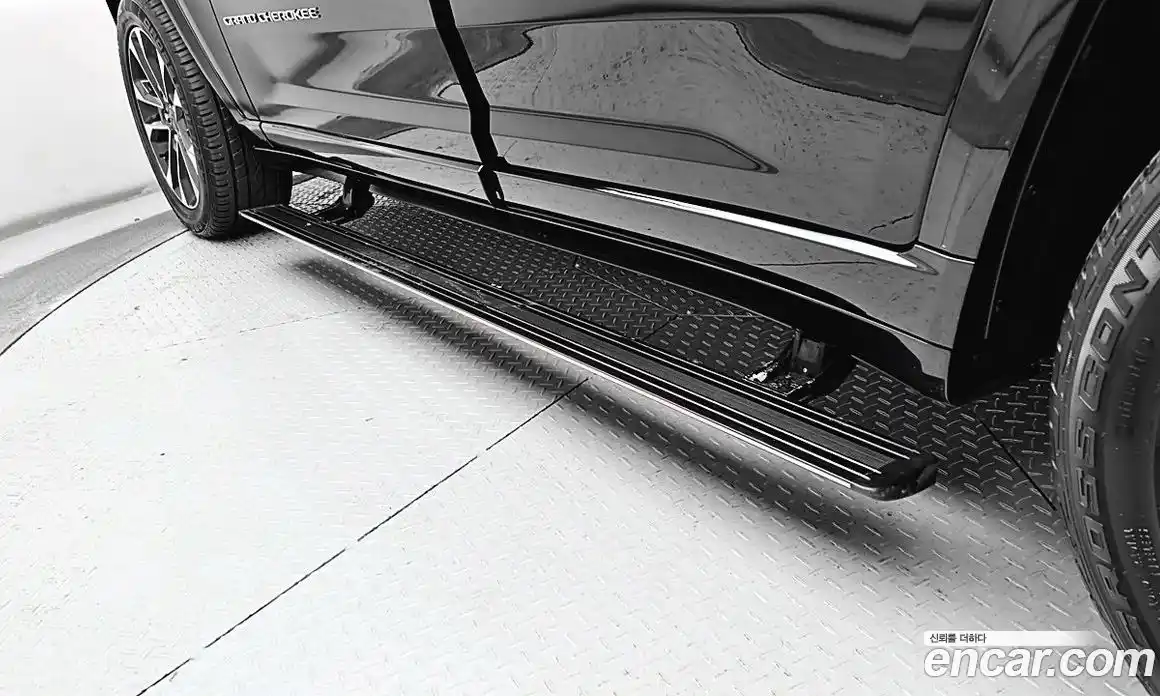 Jeep Cherokee 2021 3.6 Автомат в Москве № 169985, фото 17