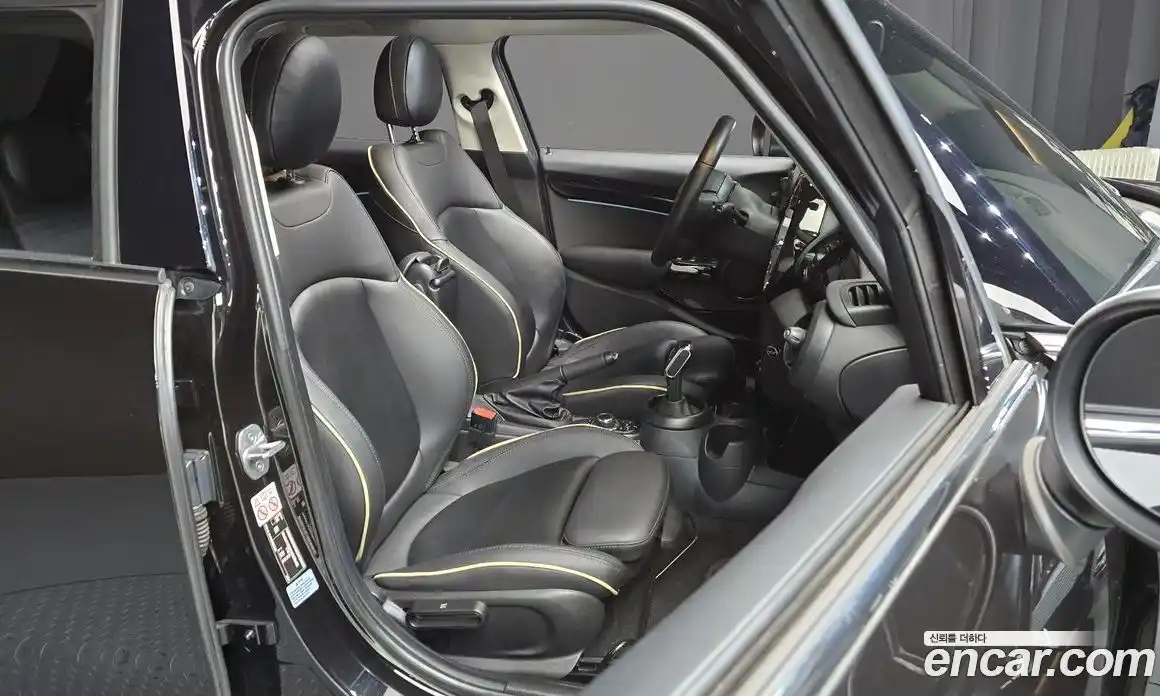 Mini Cooper 2022 1.5 Автомат в Москве № 173704, фото 17