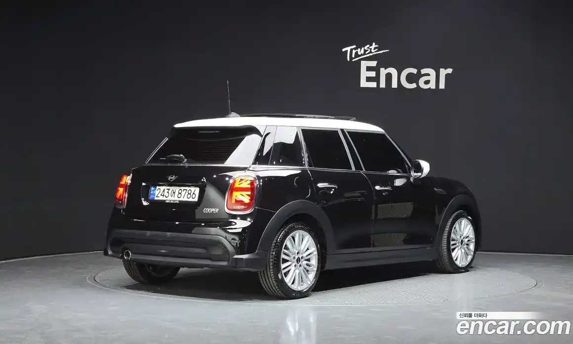 Mini Cooper 2022 1.5 Автомат в Москве № 173704, фото 6