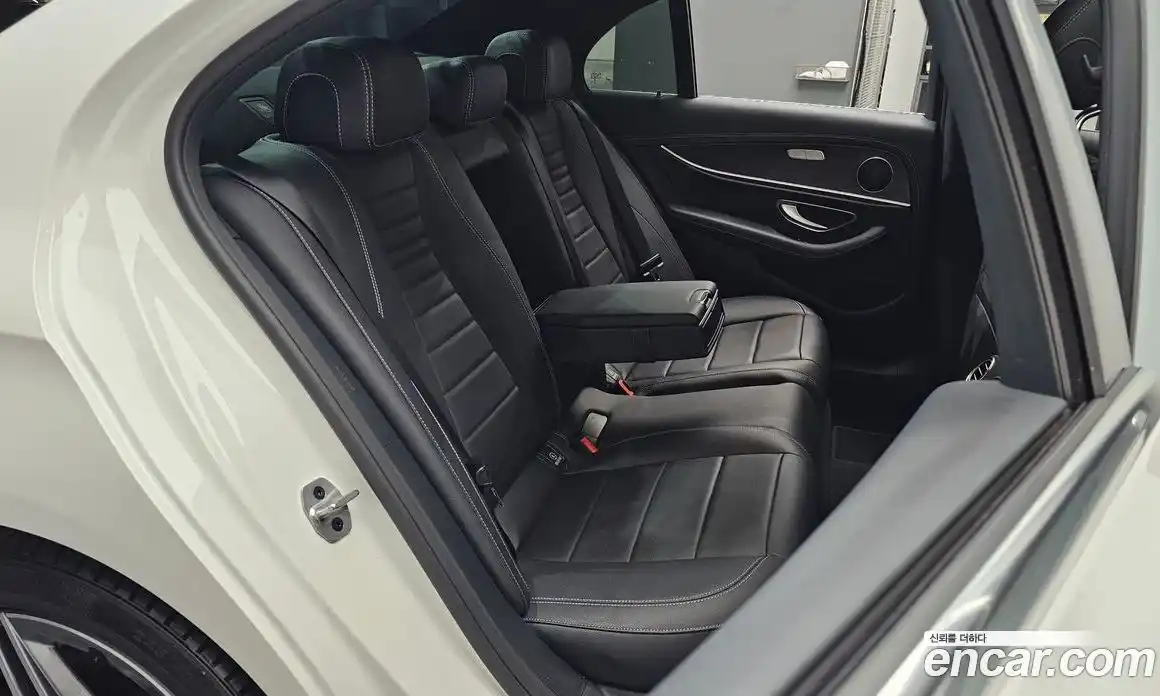 Mercedes-Benz E-Class 2023 2.0 Автомат в Москве № 178908, фото 12