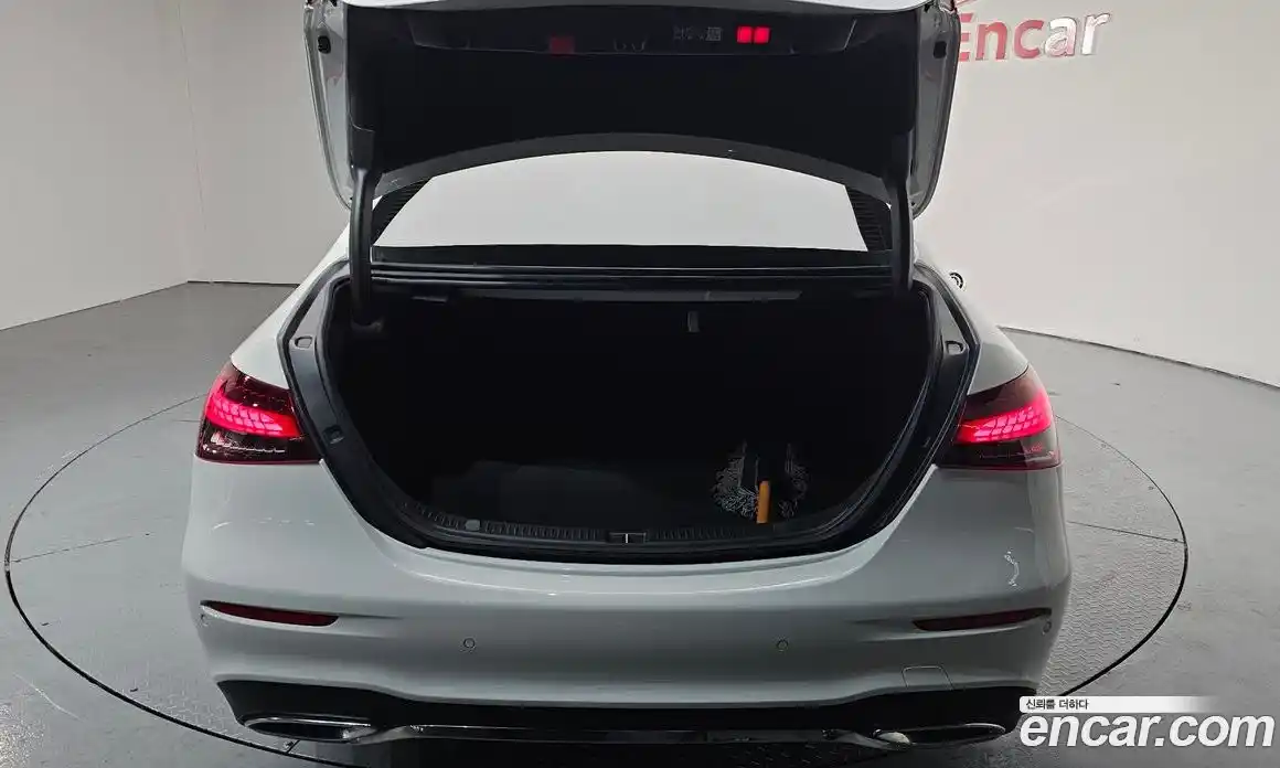 Mercedes-Benz E-Class 2023 2.0 Автомат в Москве № 178908, фото 16