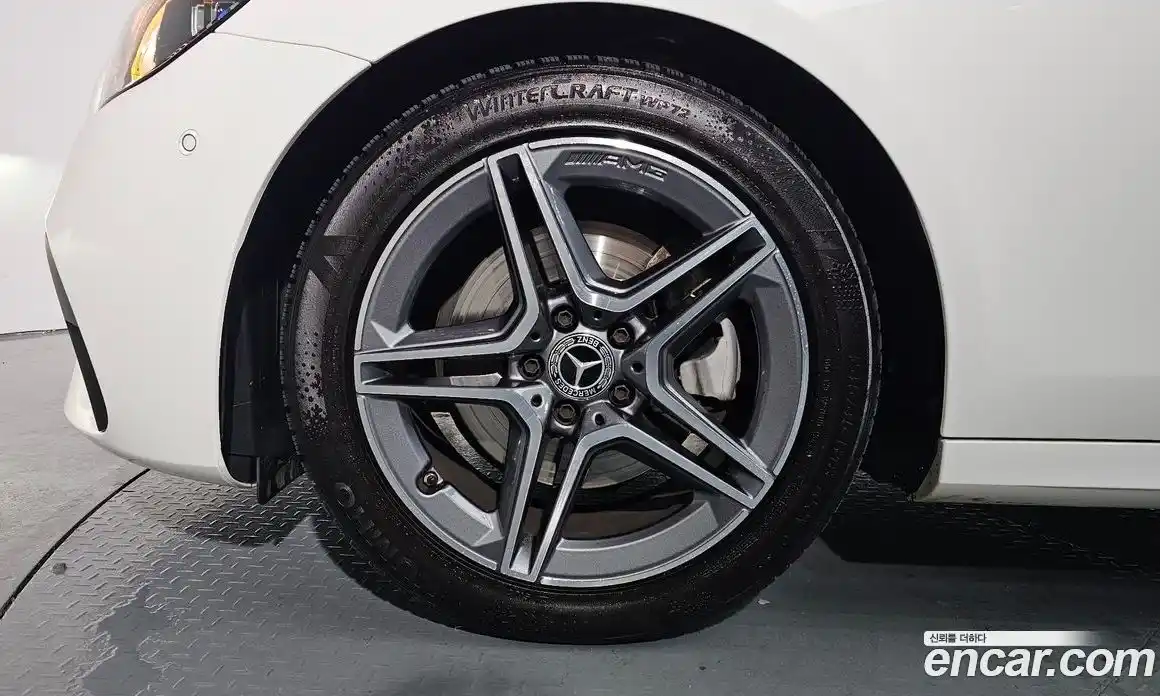 Mercedes-Benz E-Class 2023 2.0 Автомат в Москве № 178908, фото 3