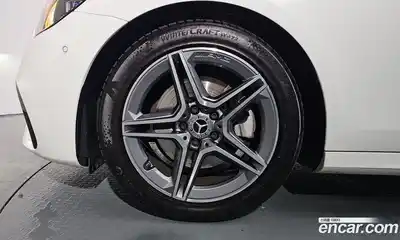 Mercedes-Benz E-Class 2023 2.0 Автомат в Москве № 178908, миниатюра 3