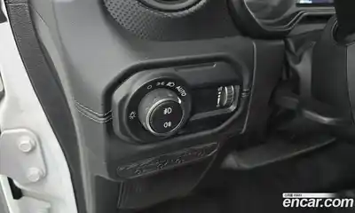 Jeep Wrangler 2024 2.0 Автомат в Москве № 183325, миниатюра 9