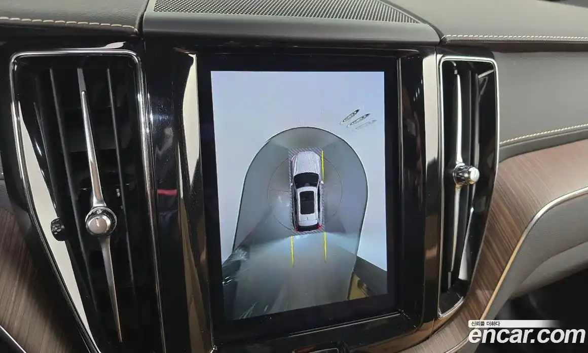 Volvo XC60 2022 2.0 Автомат в Москве № 196921, фото 13