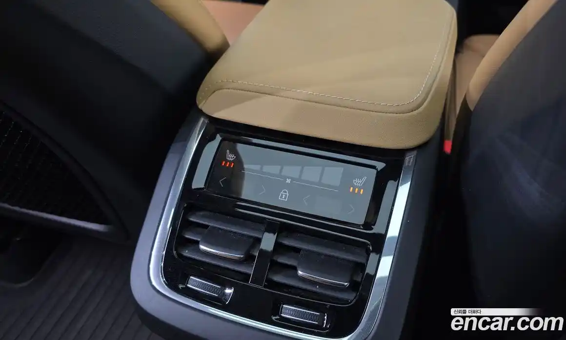 Volvo XC60 2022 2.0 Автомат в Москве № 196921, фото 17