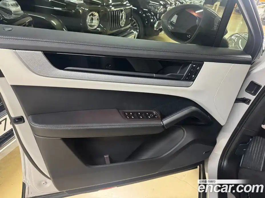 Porsche Cayenne 2024 3.0 Автомат в Москве № 197226, фото 17