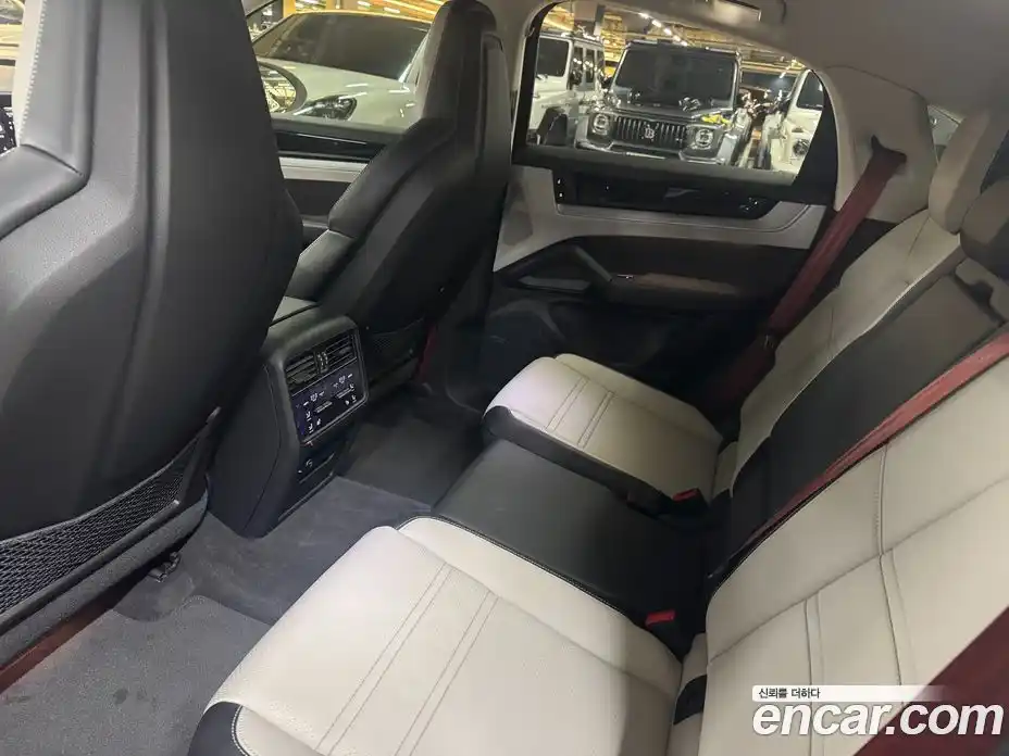 Porsche Cayenne 2024 3.0 Автомат в Москве № 197226, фото 10