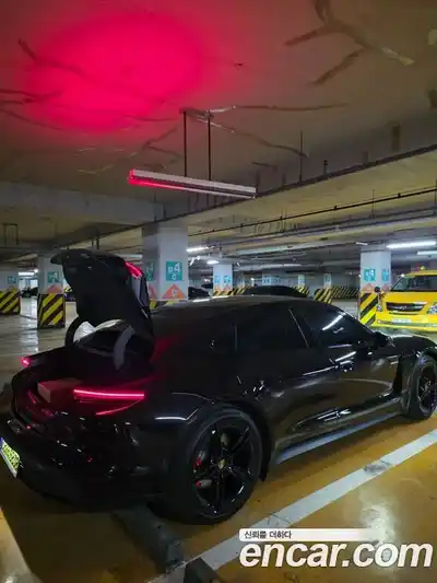 Porsche Taycan 2026 1.0 Автомат в Москве № 197714, миниатюра 3