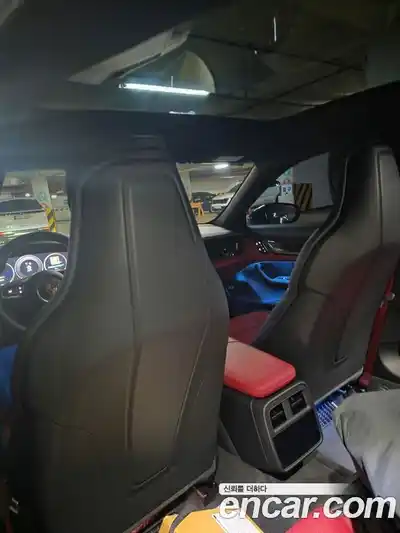 Porsche Taycan 2026 1.0 Автомат в Москве № 197714, миниатюра 5