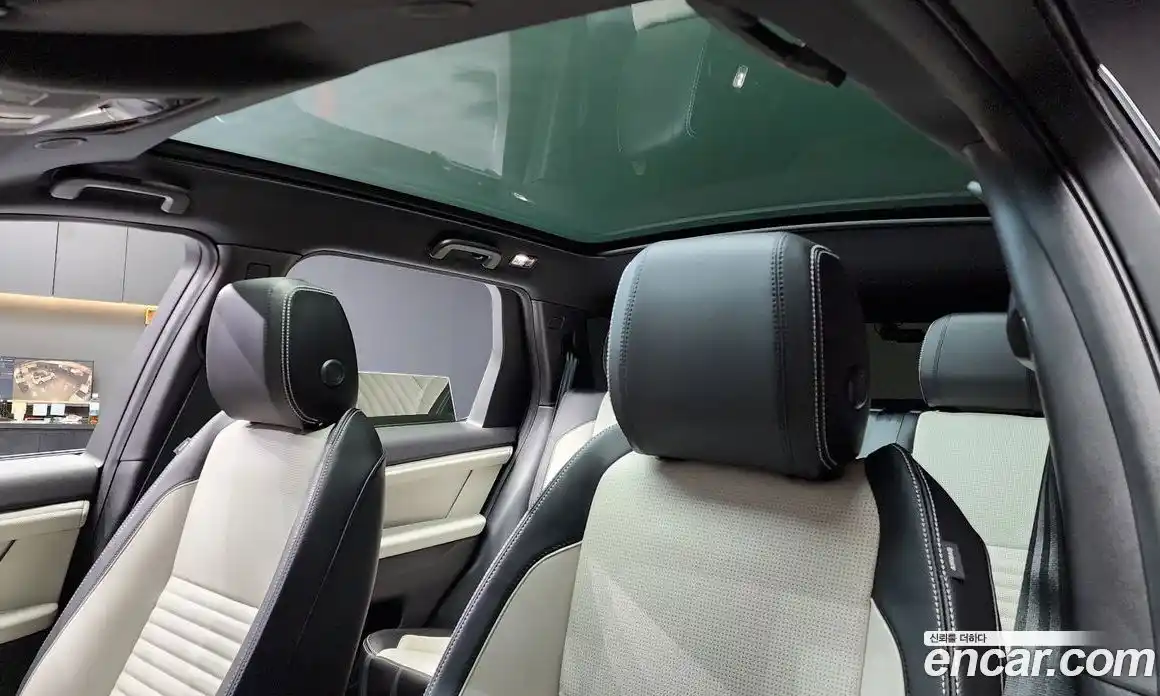 Land Rover Discovery Sport 2025 2.0 Автомат в Москве № 198040, фото 14