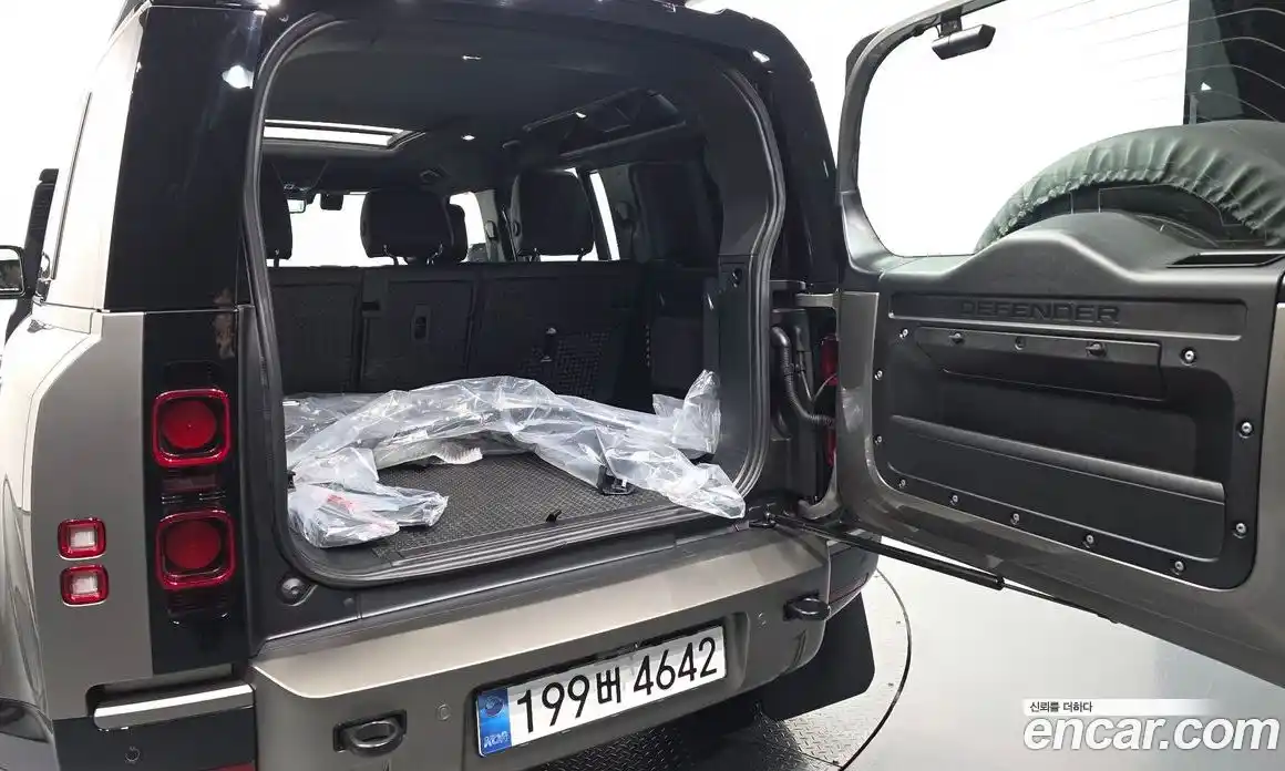 Land Rover Defender 2025 2.0 Автомат в Москве № 198077, фото 15