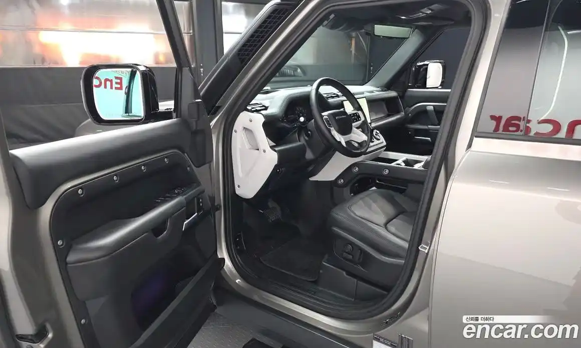 Land Rover Defender 2025 2.0 Автомат в Москве № 198077, фото 7