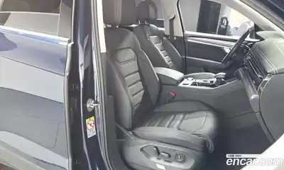 Volkswagen Touareg 2023 3.0 Автомат в Москве № 199067, миниатюра 2