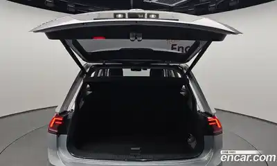 Volkswagen Tiguan 2020 2.0 Автомат в Москве № 199237, миниатюра 11