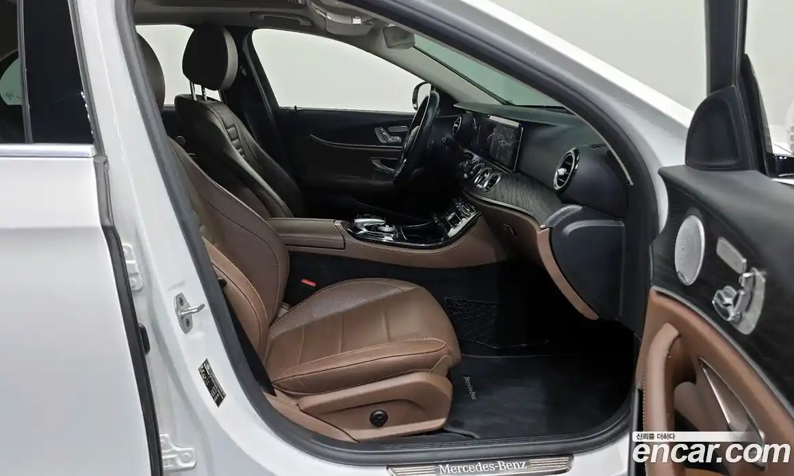 Mercedes-Benz E-Class 2020 2.0 Автомат в Москве № 204861, фото 12