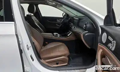 Mercedes-Benz E-Class 2020 2.0 Автомат в Москве № 204861, миниатюра 12