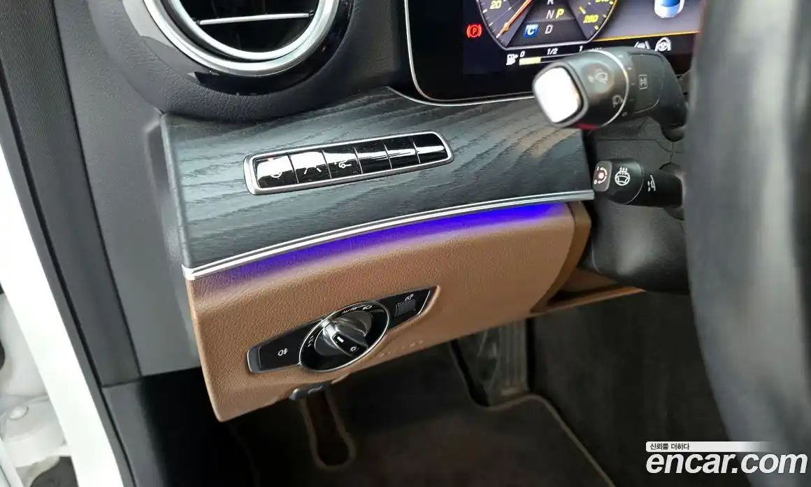 Mercedes-Benz E-Class 2020 2.0 Автомат в Москве № 204861, фото 20