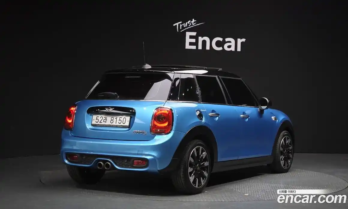 Mini Cooper 2018 2.0 Автомат в Москве № 207208, фото 15