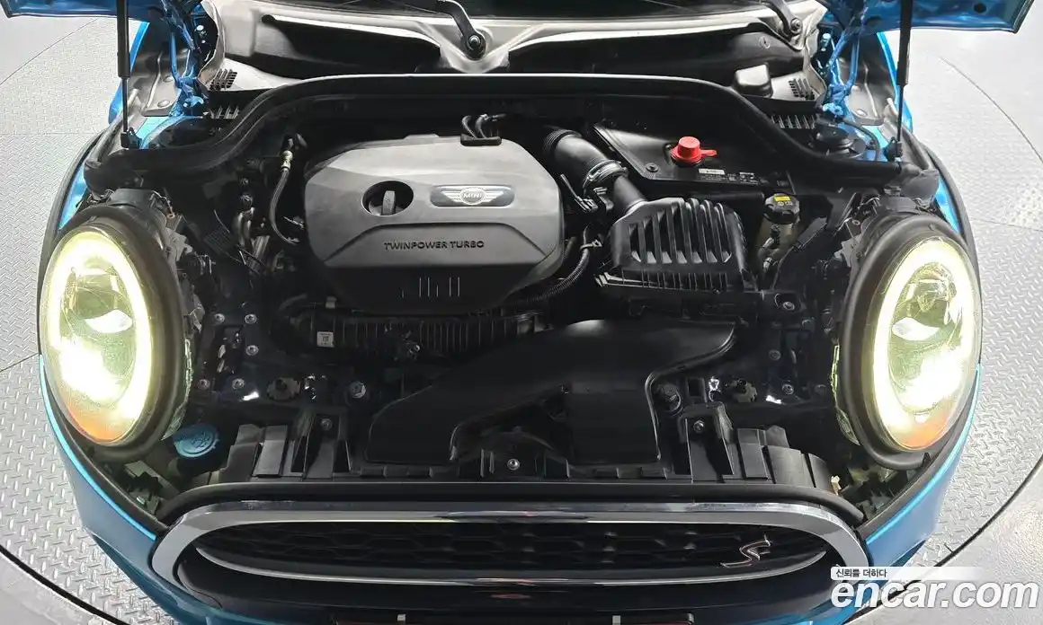 Mini Cooper 2018 2.0 Автомат в Москве № 207208, фото 5