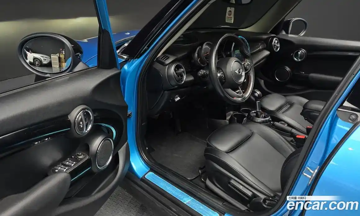 Mini Cooper 2018 2.0 Автомат в Москве № 207208, фото 6