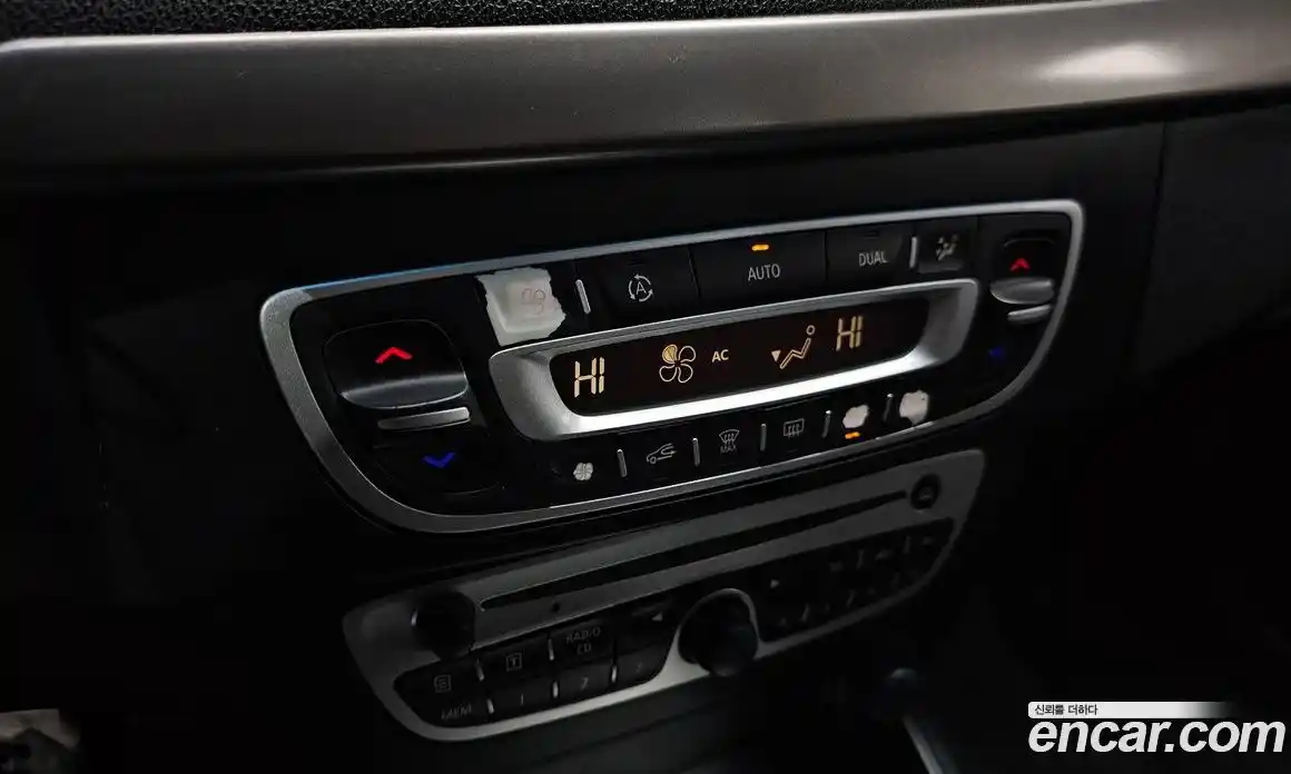 Renault SM3 2010 1.6 Автомат в Москве № 208989, фото 18