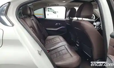 BMW 3-Series 2021 2.0 Автомат в Москве № 209567, миниатюра 4