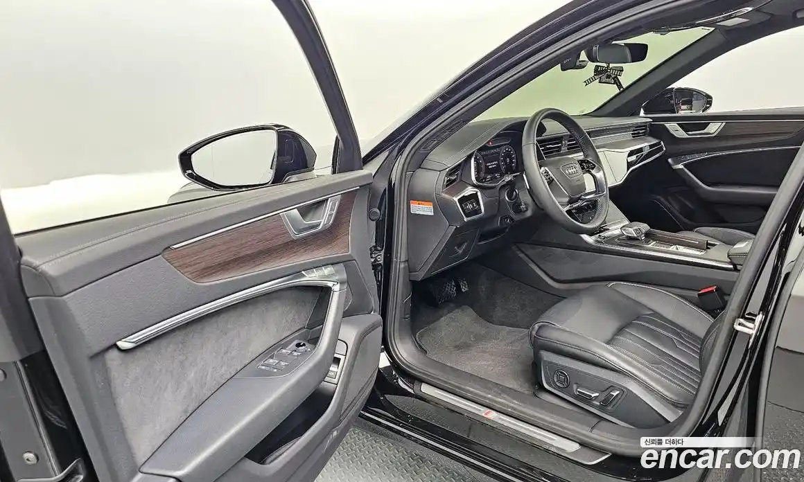 Audi A6 2025 2.0 Автомат в Москве № 210951, фото 1