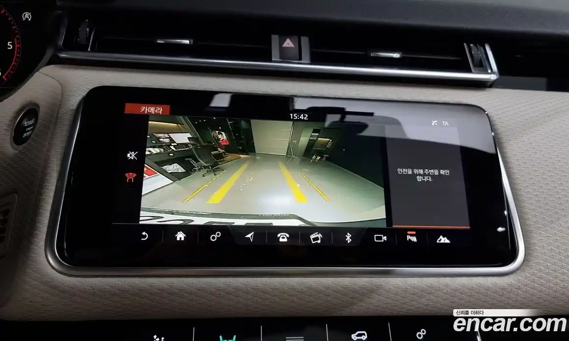 Land Rover Range-Rover Velar 2018 3.0 Автомат в Москве № 213530, фото 15