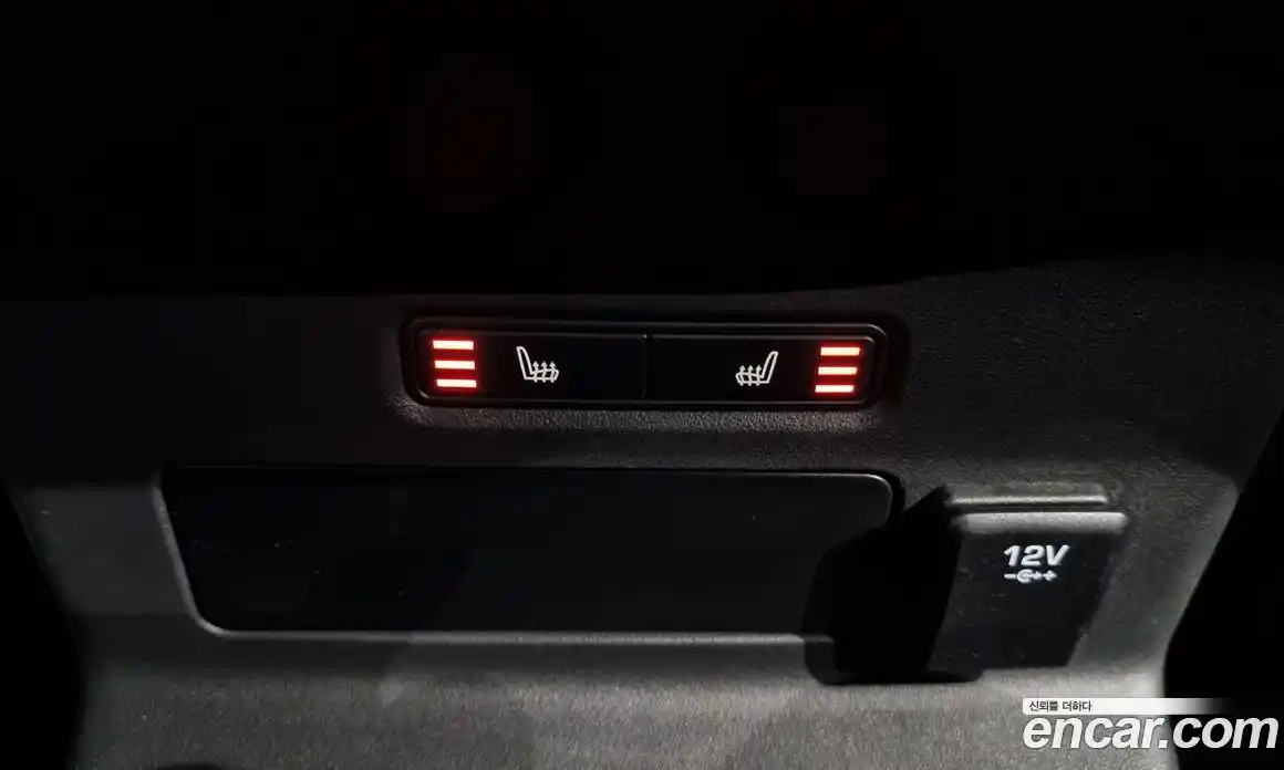 Land Rover Range-Rover Velar 2018 3.0 Автомат в Москве № 213530, фото 10