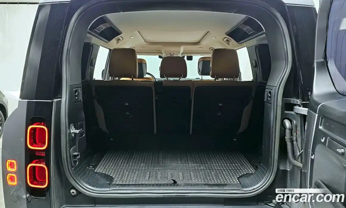 Land Rover Defender 2023 3.0 Автомат в Москве № 213575, фото 20