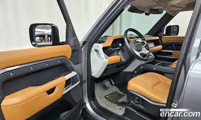 Land Rover Defender 2023 3.0 Автомат в Москве № 213575, миниатюра 10