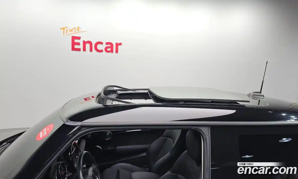 Mini Cooper 2019 1.5 Автомат в Москве № 214280, фото 13