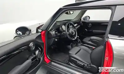 Mini Cooper 2019 1.5 Автомат в Москве № 214280, миниатюра 7