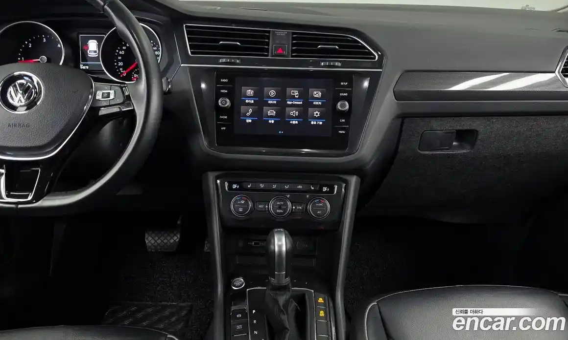 Volkswagen Tiguan 2018 2.0 Автомат в Москве № 215262, фото 11