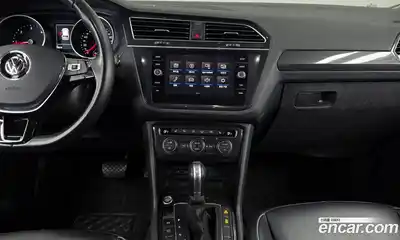 Volkswagen Tiguan 2018 2.0 Автомат в Москве № 215262, миниатюра 11