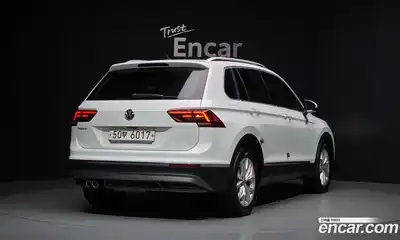 Volkswagen Tiguan 2018 2.0 Автомат в Москве № 215262, миниатюра 12