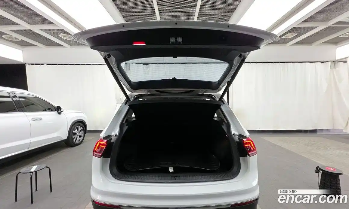 Volkswagen Tiguan 2018 2.0 Автомат в Москве № 215262, фото 15