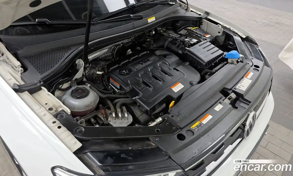 Volkswagen Tiguan 2018 2.0 Автомат в Москве № 215262, фото 17