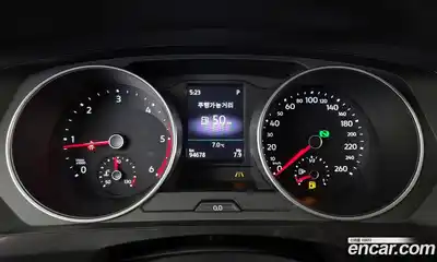 Volkswagen Tiguan 2018 2.0 Автомат в Москве № 215262, миниатюра 3